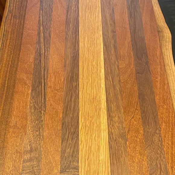 Handcrafted cutting board made with oak, black walnut, and mahogany - Picture 11 of 11